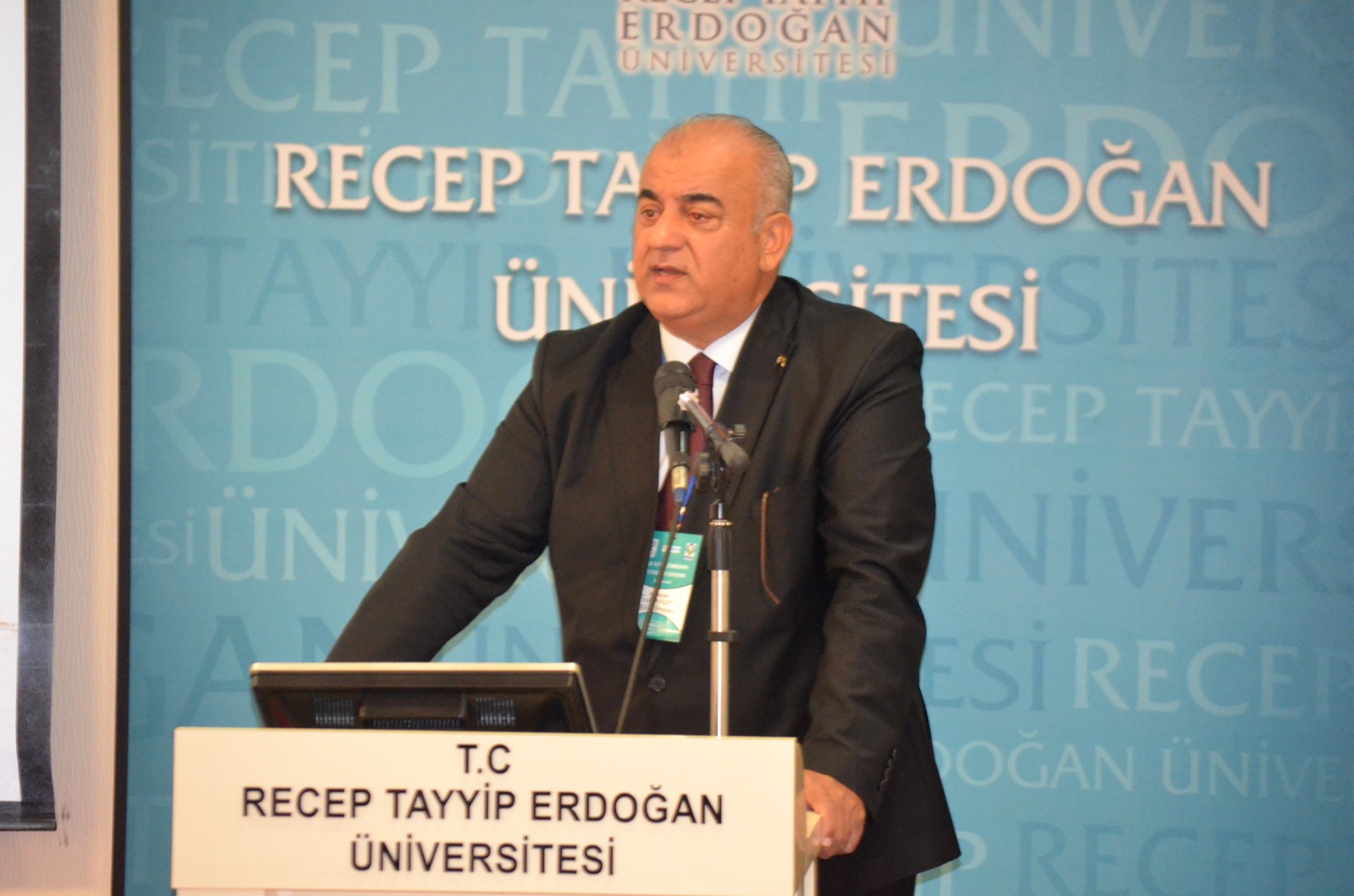 RİBİAD Genel Başkanımız Sn. Erol Aykut, RİBİAD öncülüğünde ve Recep Tayyip Erdoğan Üniversitesi paydaşlığında gerçekleşen “Rize İli ve Çevresinin Afetselliği” çalıştayına katılarak çalıştayın önemine dair açılış konuşması gerçekleştirdi. Alanında uzman ak